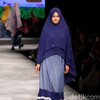 Koleksi Brand Si.Se.Sa yang mengusung tema PopNimes di Muslim Fashion Festival 2017. Jakarta Convention Center. Senayan. jakarta. [Foto: Mohammad Abduh/Wolipop]