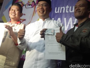 Ridwan Kamil Kukuhkan Posko Relawan Barka Purwakarta
