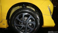 Ditambah lagi dengan penggunaan pelek alloy 14 inci dual tone dengan proses machining dan TRD desain yang baru.