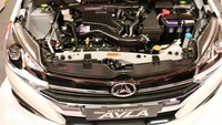 Untuk versi 1.200 cc, mesinnya menggunakan mesin 1.2 L Dual VVT-i.