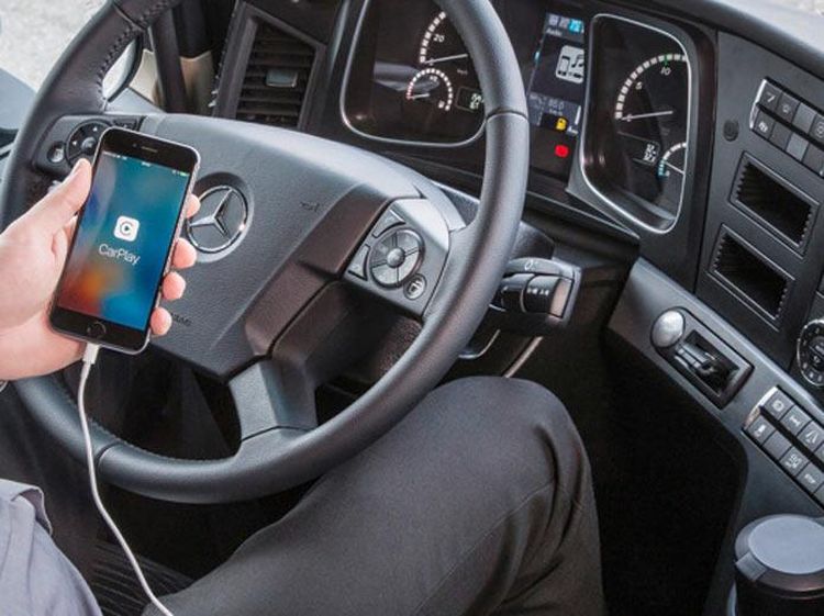 Truk Kini Bisa Terhubung ke Smartphone