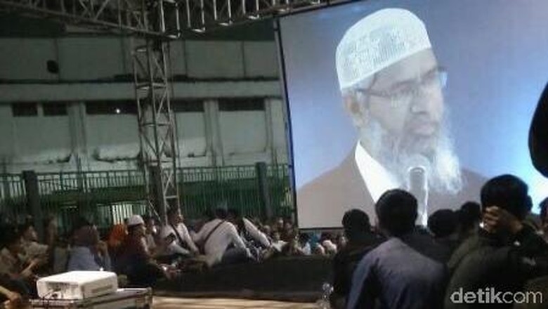 Dr Zakir Naik: Ada Kesamaan Ajaran Islam Maupun Kristen Dr Zakir Naik: Ada Kesamaan Ajaran Islam Maupun Kristen
