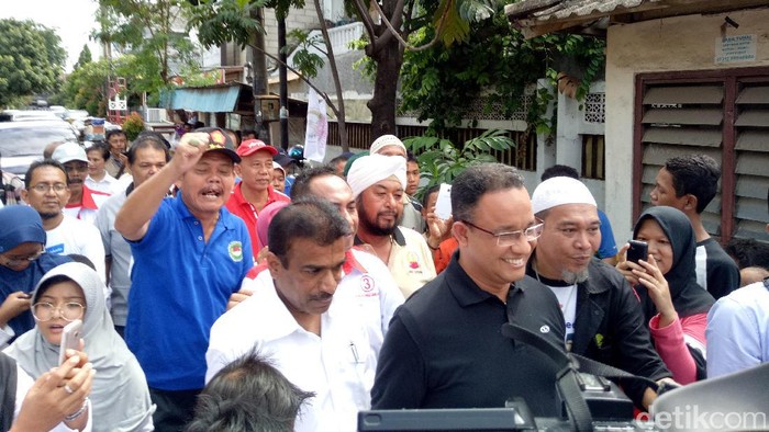 Anies ke Warga Duren Sawit: Mari Pertahankan Perolehan Suara!