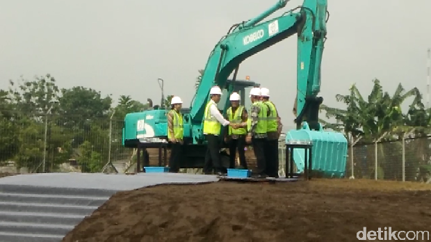 Presiden Jokowi resmikan proyek kereta Bandara Adi Soemarmo