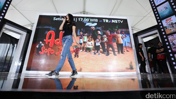 Aksi Yoriko Angelina Buka Panggung Hangout with All Stars