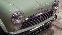 Tampilan mewah mobil klasik ini digarap oleh David Brown dengan disapa Mini Remastered, di new HQ near Silverstone yang terispirasi dari Café Racers dan Monte Carlo.