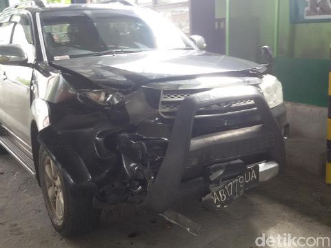 Kram Kaki, Ibu Pengemudi Picanto Tabrak 3 Mobil di Ngampilan 