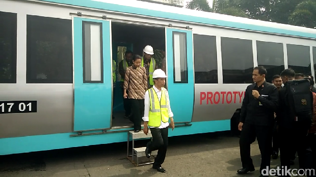 Presiden Jokowi resmikan proyek kereta Bandara Adi Soemarmo