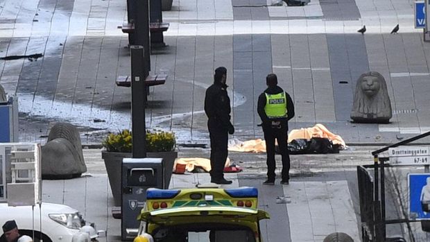  Terekam CCTV, Inikah Sosok Pelaku Teror Truk Stockholm?