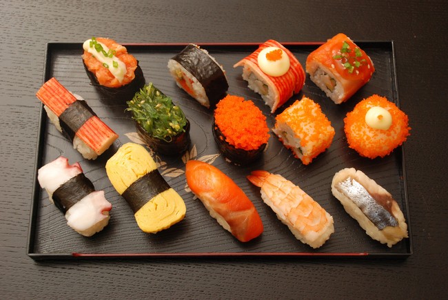 Mau Makan Sushi di Restoran? Kenali Dulu 10 Jenis Sushi Populer Ini (2)
