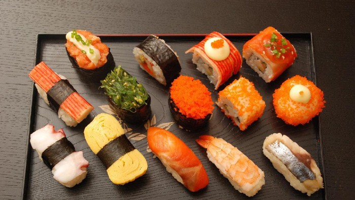 Mau Makan Sushi di Restoran? Kenali Dulu 10 Jenis Sushi Populer Ini (2)