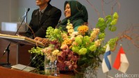 Marthunis bin Bukhari, guru Sekolah Sukma Bangsa di Pidie, dan Kartika Hakim Syawal Pamulang, guru Sekolah Sukma Bangsa di Biereun tengah menyampaikan sambutan mewakili para wisudawan.