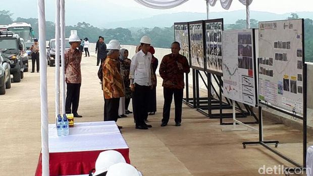 Presiden Jokowi cek proyek tol Bawen-Salatiga