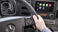 ketiga jenis truk Mercedes ini sudah memiliki sistem Multimedia Radio Touch yaitu Apple CarPlay yang memungkinkan pengendara menghubungkan iPhone mereka ke truk yang ditunggangi untuk dapat menjalankan beragam aplikasi yang diinginkan.