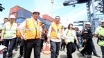 Menhub Budi Karya Sambut Kapal Raksasa di Priok