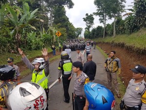 Bentrok Ormas di Sukabumi, Polisi Lontarkan Gas Air Mata