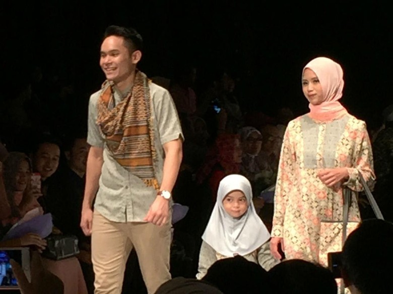 Ben Kasyafani Ajak Keluarga Nikmati Keindahan Kota Padang Ben Kasyafani Ajak Keluarga Nikmati Keindahan Kota Padang
