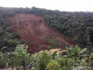 Tanah Longsor di Nganjuk, Lima Warga Dilaporkan Hilang