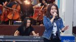 Intip Persiapan Rossa dan Isyana Yuk!