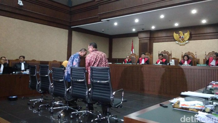 Kakak Andi Narogong Ungkap Pertemuan e-KTP di Kemang Pratama