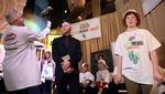 Foto: Idih, Ada Kontes Sepatu Paling Bau di New York