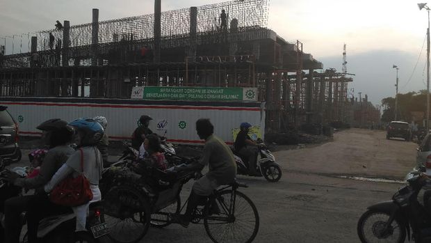 Rest area juga akan dibangun di sepanjang tol. 