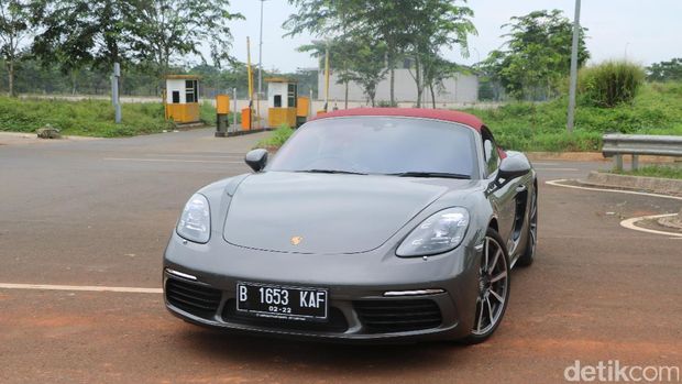 Porsche 718 Boxster