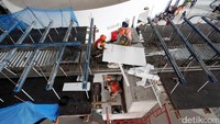 Skytrain ini dibangun untuk memudahkan penumpang berpindah antar terminal di Bandara Soekarno Hatta.