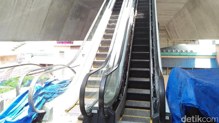 Eskalator Halte Cipulir Ditargetkan Rampung Sebelum Juni