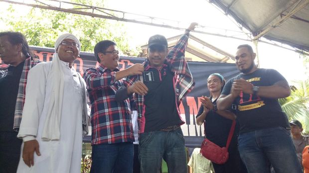 Djarot Hadiri Deklarasi Dukungan dari Relawan Agus-Sylvi di Jakbar