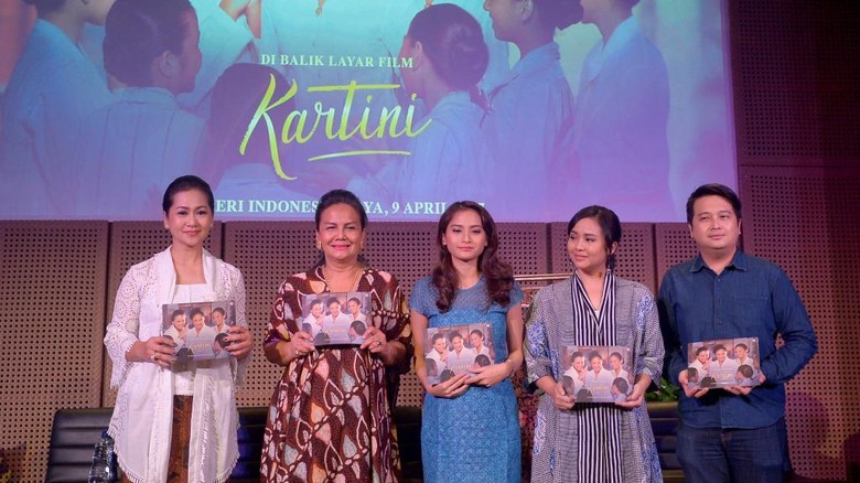 Jelang 19 April, Buku Di Balik Layar Film Kartini Diluncurkan Jelang 19 April, Buku Di Balik Layar Film Kartini Diluncurkan