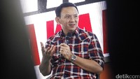 Ketersediaan rumah di Ibukota juga menjadi masalah yang besar bagi Ibu Kota Jakarta. Ketersediaan lahan yang terbatas dan harga tanah yang mahal, membuat masyarakat Jakarta semakin sulit punya rumah. Ahok, menawarkan solusi bagi mereka yang berpenghasilan hanya dengan Upah Minimum Provinsi (UMP) Rp 3,3 juta.