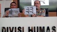 Pos Pantau Lalu Lintas di Kawasan Hutan Jati Peteng, Kecamatan Jenu, Tuban sempat diserang teroris Jamaah Ansaru Daulah (JAD). Sabtu (8/4/2017) pagi lalu, pos tersebut diserang oleh tembakan dari sang teroris. Di dalamnya terdapat dua anggota Satlantas Polres Tuban, yakni Aiptu Tatang dan Aiptu Yudi. 