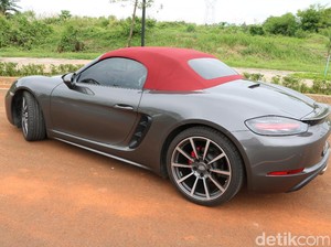 Maling Ini Gagal Nyolong Mobil Gara-gara Transmisinya Manual