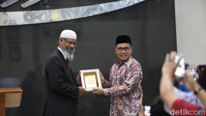 Wali Kota Makassar Jamu Makan Malam Zakir Naik