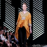 Koleksi Andreas Odang mengangkat tema Le Memoire di Fashion Nation 2017. Senayan City. Jakarta. [Foto: Mohammad Abduh/Wolipop]