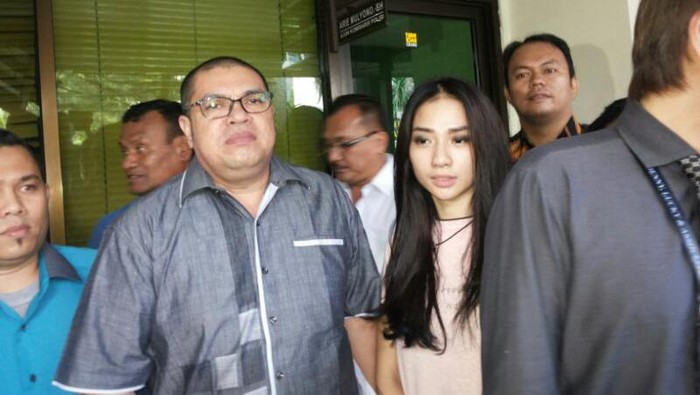 Razman Doakan Bella Luna Ketemu yang Single, Jangan Double Lagi