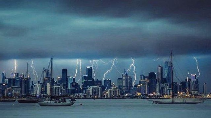 Angin Kencang Disertai Hujan Lebat Terjang Melbourne