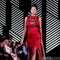 Koleksi Andreas Odang mengangkat tema Le Memoire di Fashion Nation 2017. Senayan City. Jakarta. [Foto: Mohammad Abduh/Wolipop]