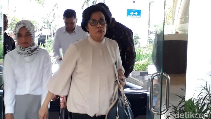 Pagi-pagi Sri Mulyani Datang ke Kantor Luhut, Ada Apa?