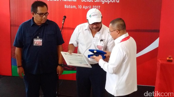 Cara Pelindo I Kelola Jasa Pemandu Kapal di Selat Malaka