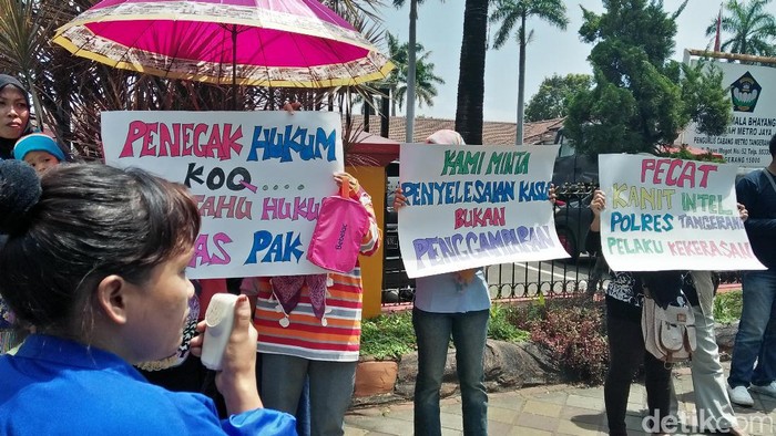 Polisi Tampar Buruh, Massa GSBI Gelar Aksi di Polres Tangerang