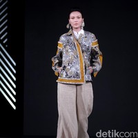 Koleksi Andreas Odang mengangkat tema Le Memoire di Fashion Nation 2017. Senayan City. Jakarta. [Foto: Mohammad Abduh/Wolipop]