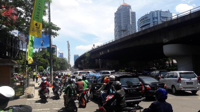 Ini Penyebab Kemacetan Imbas Proyek Flyover Pancoran