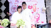 Andhika bersama Ussy di acara akikah Sheva Elmira Lorrenia di kediamannya di kawasan Cipete, Jakarta Selatan pada akhir pekan lalu.