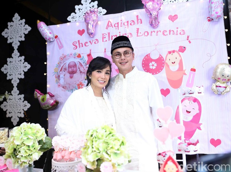 Foto: Ussy Sulistiawaty dan Andhika Pratama (Hanif Hawari/detikHOT) Foto: Ussy Sulistiawaty dan Andhika Pratama (Hanif Hawari/detikHOT)
