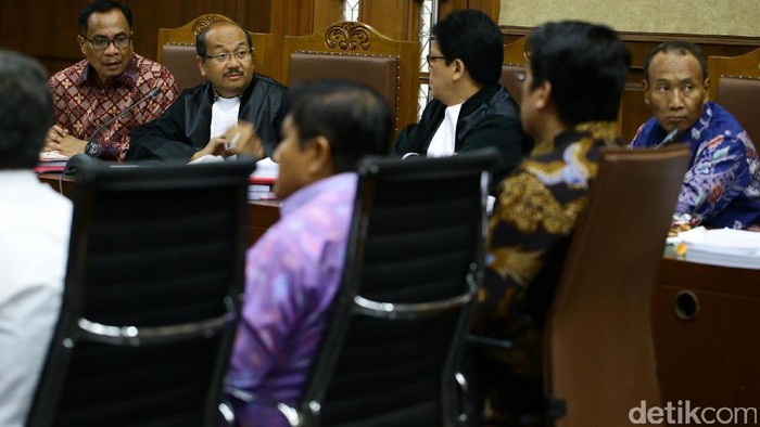 Hakim Sebut Terdakwa e-KTP Temui Setya Novanto 2 Kali