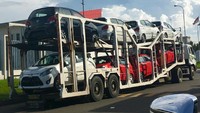 Truk tersebut menuju salah satu common yard milik TAM untuk selanjutnya dikirim ke dealer-dealer resmi Toyota agar bisa segera sampai ke konsumen. Dok, Toyota.