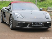 Melesat dengan Mobil Sport dan Wah, Porsche 718 Boxster