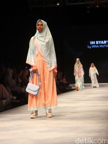 6 Desainer Tampilkan Koleksi 'Inspiring Syar'i' di Muslim Fashion Festival